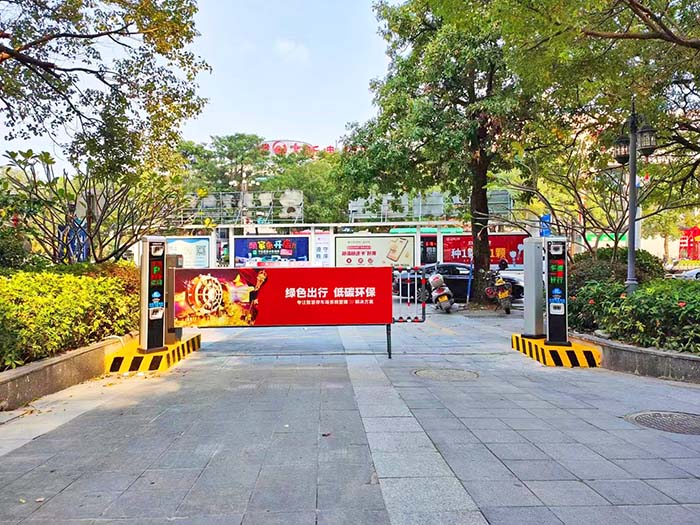 銀行卡布燈箱廣告道閘